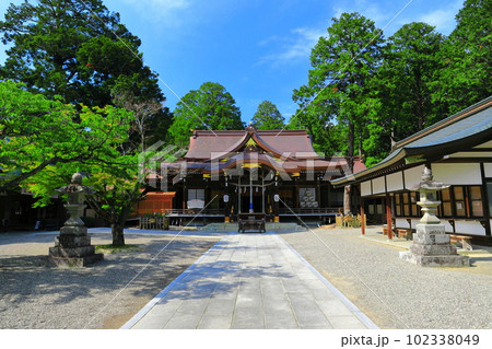 【徳島県】晴天の大麻比古神社 外拝殿 【徳島県】晴天の大麻比古神社 外拝殿 102338049