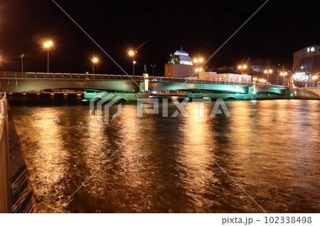 夜の幣舞橋 102338498