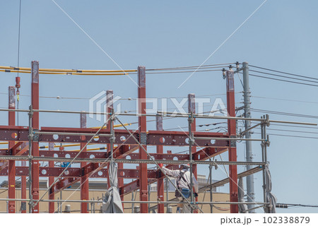 住宅の鉄骨建方工事 102338879