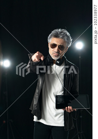 プロデューサー 演出家 男性 プロデューサー 演出家 男性 102338977