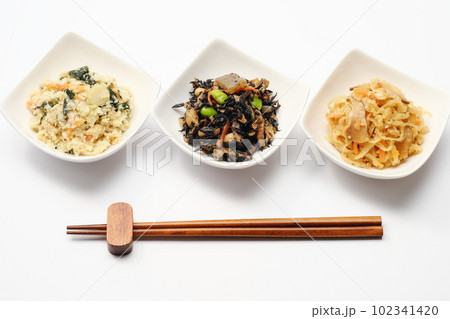 健康的な和食のお惣菜 健康的な和食のお惣菜 102341420