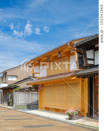 富山県_富山市東岩瀬町の豪商町家風景 富山県_富山市東岩瀬町の豪商町家風景 102341668