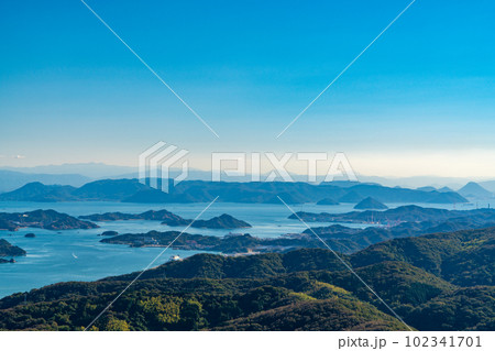 【瀬戸内海国立公園】金甲山山頂から見た備讃瀬戸の島々と四国5 岡山県岡山市・玉野市 【瀬戸内海国立公園】金甲山山頂から見た備讃瀬戸の島々と四国5 岡山県岡山市・玉野市 102341701