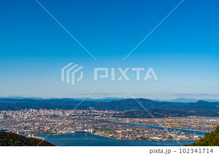 金甲山から見た秋晴れの岡山市街8 岡山県岡山市南区 金甲山から見た秋晴れの岡山市街8 岡山県岡山市南区 102341714