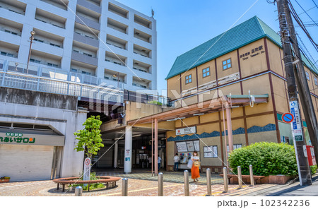 横浜市の都市風景 反町駅 横浜市の都市風景 反町駅 102342236
