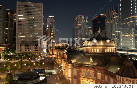東京駅の夜景 102343001