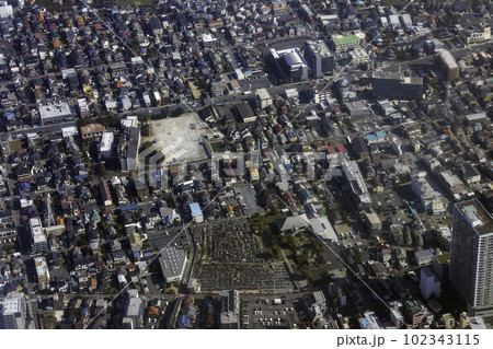 埼玉県上尾市上町一丁目付近の街並みを空撮 埼玉県上尾市上町一丁目付近の街並みを空撮 102343115