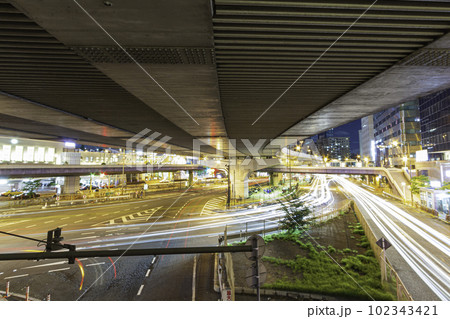 スローシャッターで見る風景	 102343421