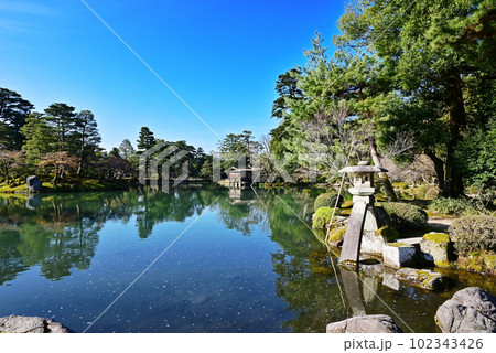 金沢兼六園　金沢城公園　石川県観光名所　日本三名園 102343426