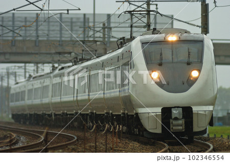 北陸本線　加賀笠間ー美川　JR西日本　683系　T25+T35+R13編成（金沢）　サンダーバード 102346554