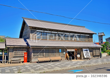 日本最北端の酒蔵、北海道増毛町・国稀酒造。明治建築の酒蔵 日本最北端の酒蔵、北海道増毛町・国稀酒造。明治建築の酒蔵 102346596
