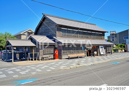 日本最北端の酒蔵、北海道増毛町・国稀酒造。明治建築の酒蔵 日本最北端の酒蔵、北海道増毛町・国稀酒造。明治建築の酒蔵 102346597