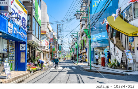 横浜市の都市風景 菊名駅 横浜市の都市風景 菊名駅 102347012