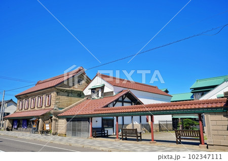 北海道増毛町ふるさと歴史通り　「旧商家丸一本間家」 102347111