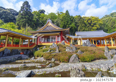 松尾大社　松風苑　曲水の庭（京都市西京区嵐山宮町） 102347570