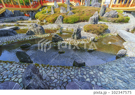 松尾大社 松風苑 曲水の庭(京都市西京区嵐山宮町) 松尾大社 松風苑 曲水の庭(京都市西京区嵐山宮町) 102347575