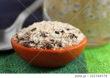 Isabgul and basil seeds with drinks 102348578