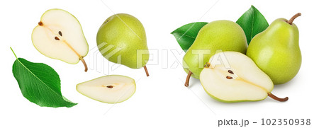 Green pear fruit with half and slices isolated on white background . Top view. Flat lay 102350938