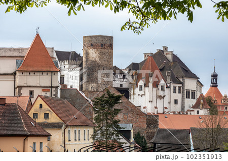 Jindruchuv Hradec - old castle with houses on foreground 102351913