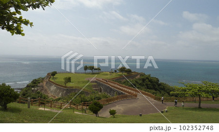 太平洋が一望できる知念岬公園 太平洋が一望できる知念岬公園 102352748