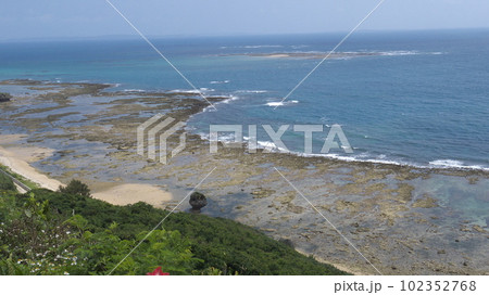 太平洋が一望できる知念岬公園 太平洋が一望できる知念岬公園 102352768