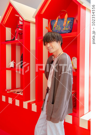 若者　Z世代 102354556