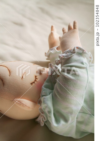 少子化対策　手厚い子育て支援が必要ですね 102354848