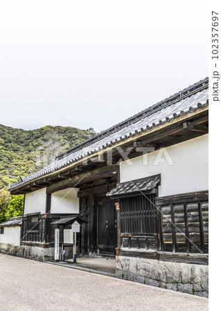 香川家長屋門（岩国市） 102357697