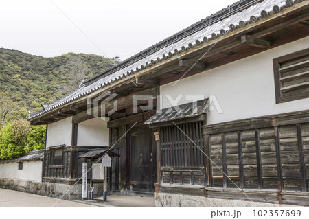 香川家長屋門（岩国市） 102357699