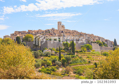 南フランスにある美しい村、サン=ポール=ド=ヴァンス 南フランスにある美しい村、サン=ポール=ド=ヴァンス 102361093