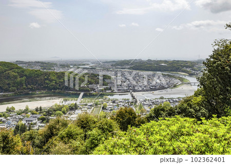 岩国城ロープウエー山頂駅広場からの眺望 岩国城ロープウエー山頂駅広場からの眺望 102362401