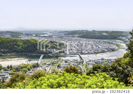 岩国城ロープウエー山頂駅広場からの眺望 102362418