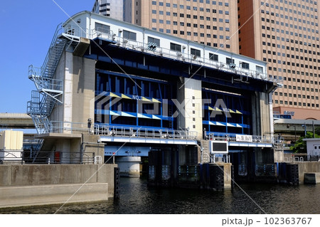 東京都品川区 天王洲水門 東京都品川区 天王洲水門 102363767
