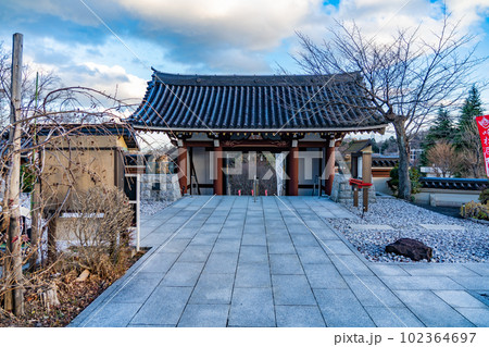 大本山成田山仙台分院　山門（宮城県仙台市） 102364697