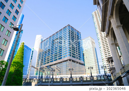 【東京都】5月・爽やかな青空の休日に新緑の港区を観光 102365046