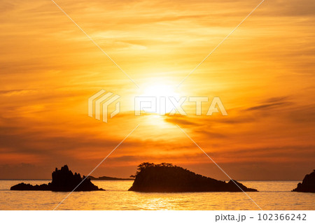 串本の朝焼け 串本の朝焼け 102366242