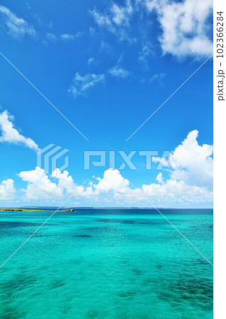 沖縄 宮古島 青空と海 沖縄 宮古島 青空と海 102366284