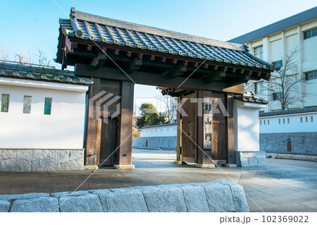 茨城県の観光スポット「水戸城」の二の丸にある「杉山門」 102369022