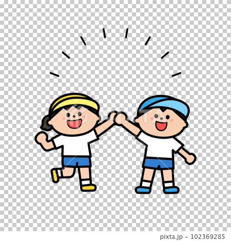 穿著運動服的孩子們手牽著手微笑 穿著運動服的孩子們手牽著手微笑 102369285