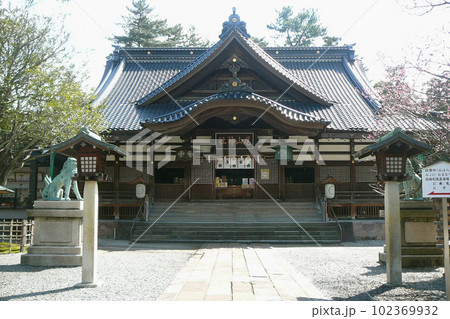 前田利家を祀る尾山神社の拝殿/石川県金沢市 前田利家を祀る尾山神社の拝殿/石川県金沢市 102369932