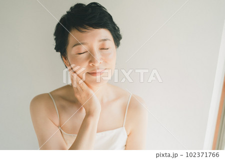 around fifty 102371766