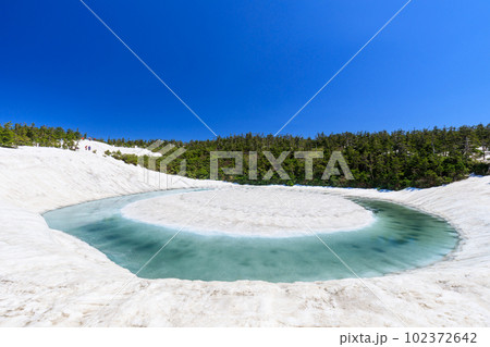 秋田・岩手_八幡平ドラゴンアイの絶景風景 秋田・岩手_八幡平ドラゴンアイの絶景風景 102372642