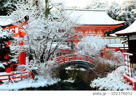 下鴨神社　雪景色 102376052