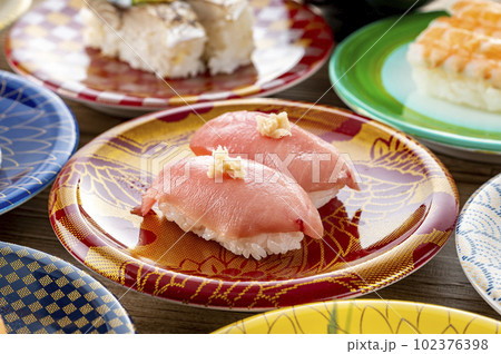 回転寿司　寿司 102376398