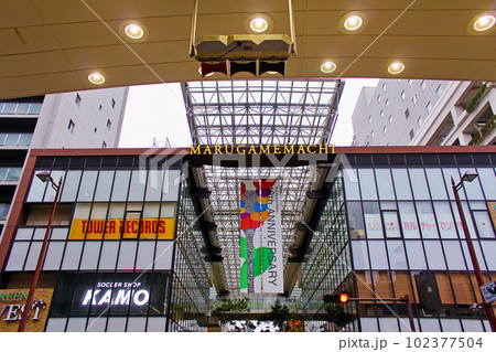 【香川】高松市の丸亀町商店街 102377504