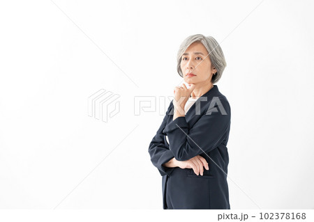 ビジネス 女性 悩む 物忘れ ビジネス 女性 悩む 物忘れ 102378168