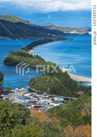 日本 京都府宮津市にある天橋立ビューランドから眺める天橋立の飛龍観 日本 京都府宮津市にある天橋立ビューランドから眺める天橋立の飛龍観 102380531