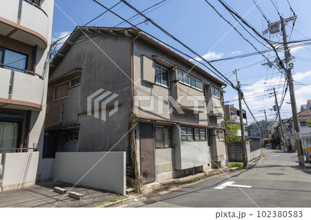日本の古い集合住宅 日本の古い集合住宅 102380583