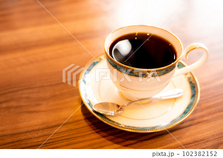コーヒーカップのホットコーヒー コーヒーカップのホットコーヒー 102382152