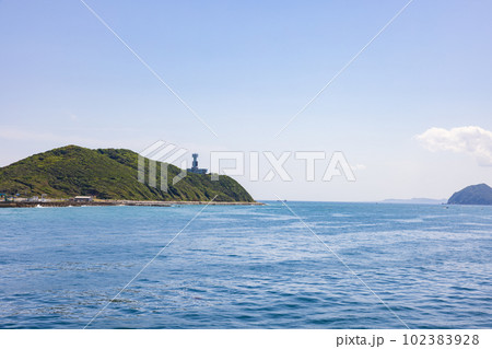 伊良湖岬の海の景色と伊勢湾海上交通センター 伊良湖岬の海の景色と伊勢湾海上交通センター 102383928